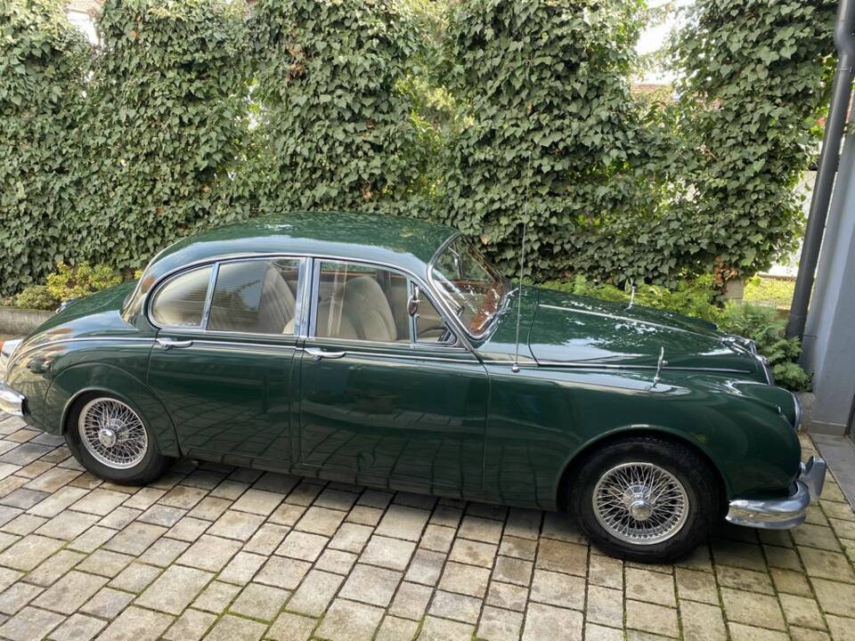 Image 3/7 of Jaguar Mk II 3.8 (1967)