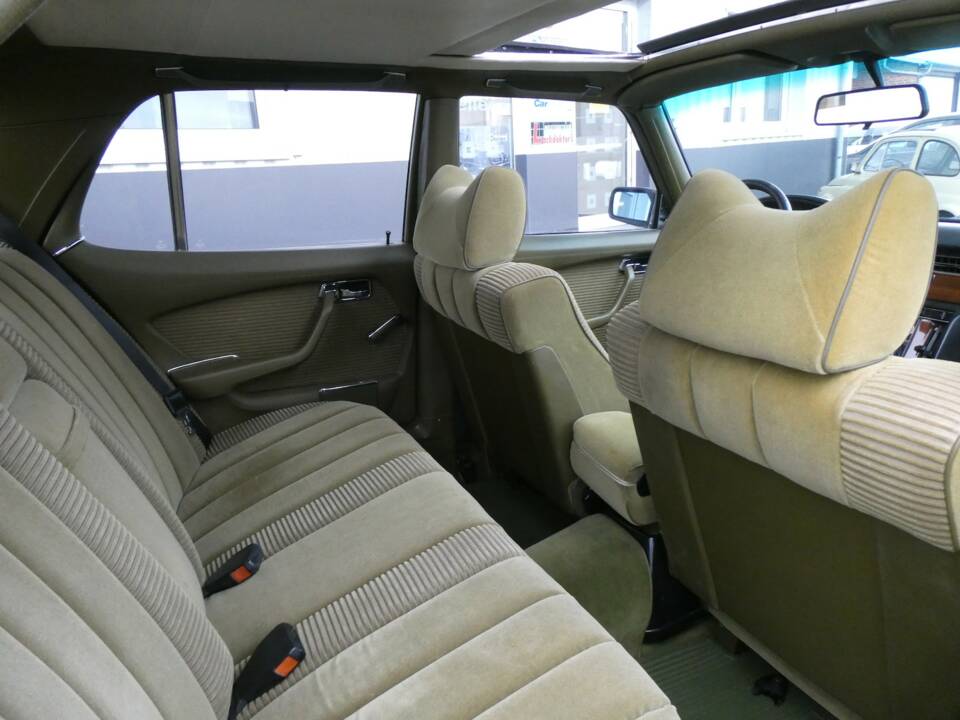 Immagine 11/21 di Mercedes-Benz 350 SE (1977)