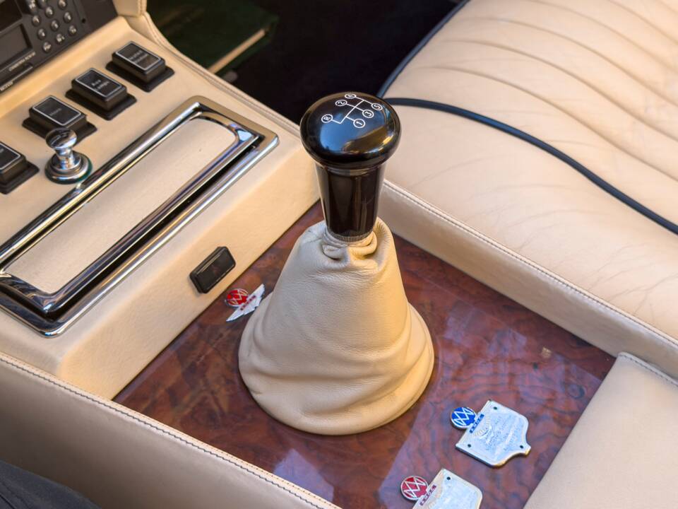 Afbeelding 19/22 van Aston Martin V8 Vantage X-Pack (1987)