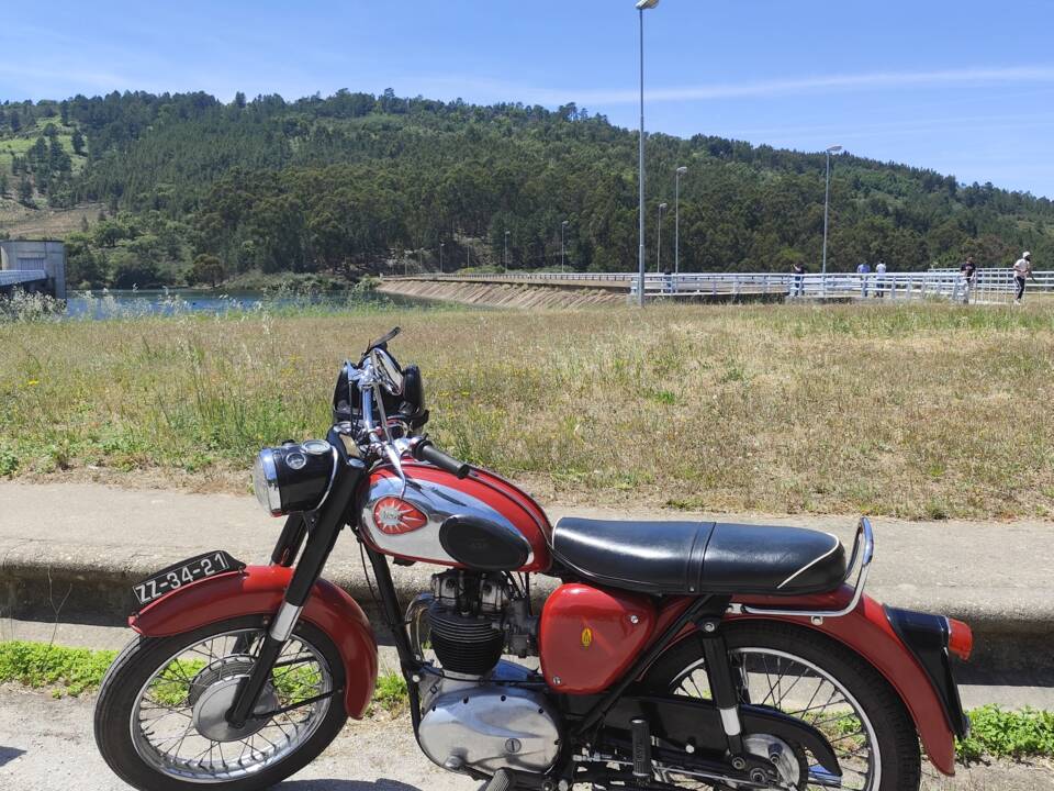 Image 21/51 of BSA B 44 (1966)