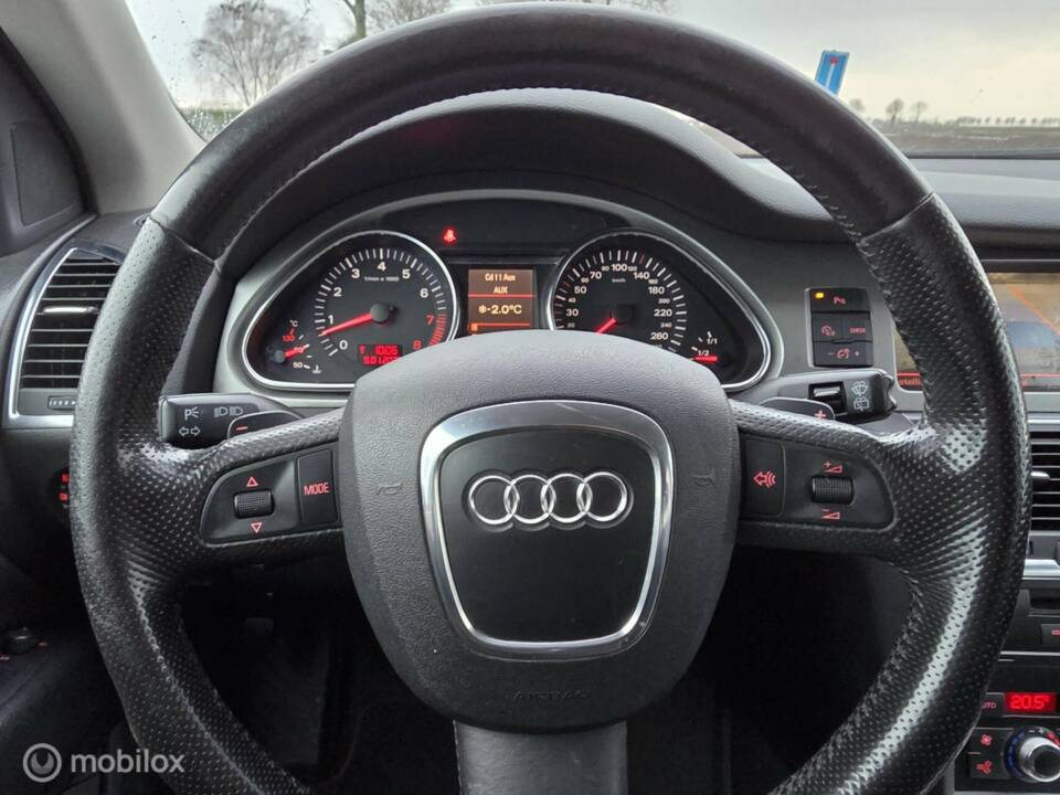 Image 29/50 of Audi Q7 4.2 FSI quattro (2006)