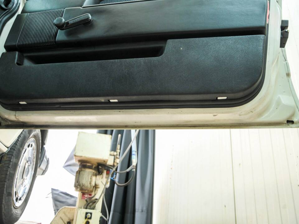 Image 44/50 of Volvo 740 GL (1987)