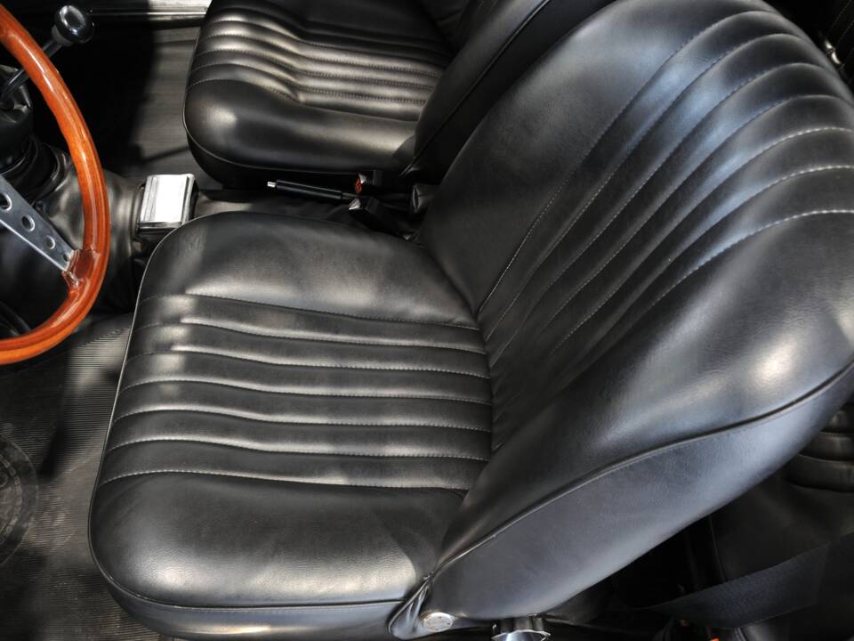 Imagen 37/43 de Alfa Romeo Giulia GT 1300 Junior (1971)