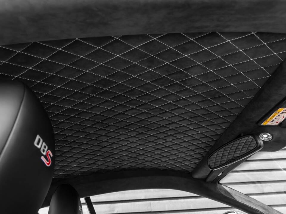 Image 43/59 of Aston Martin DBS (2012)