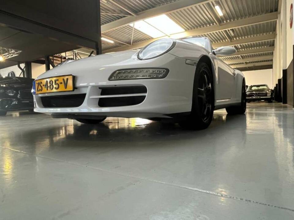 Bild 48/50 von Porsche 911 Carrera 4 (2007)