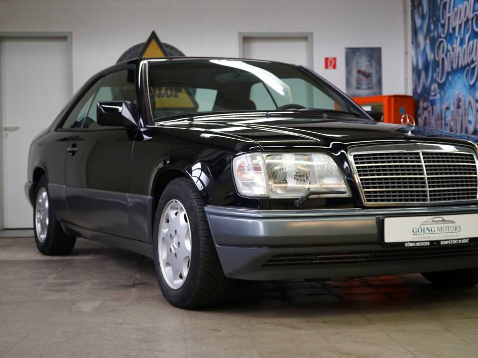 Bild 3/35 von Mercedes-Benz E 320 (1993)