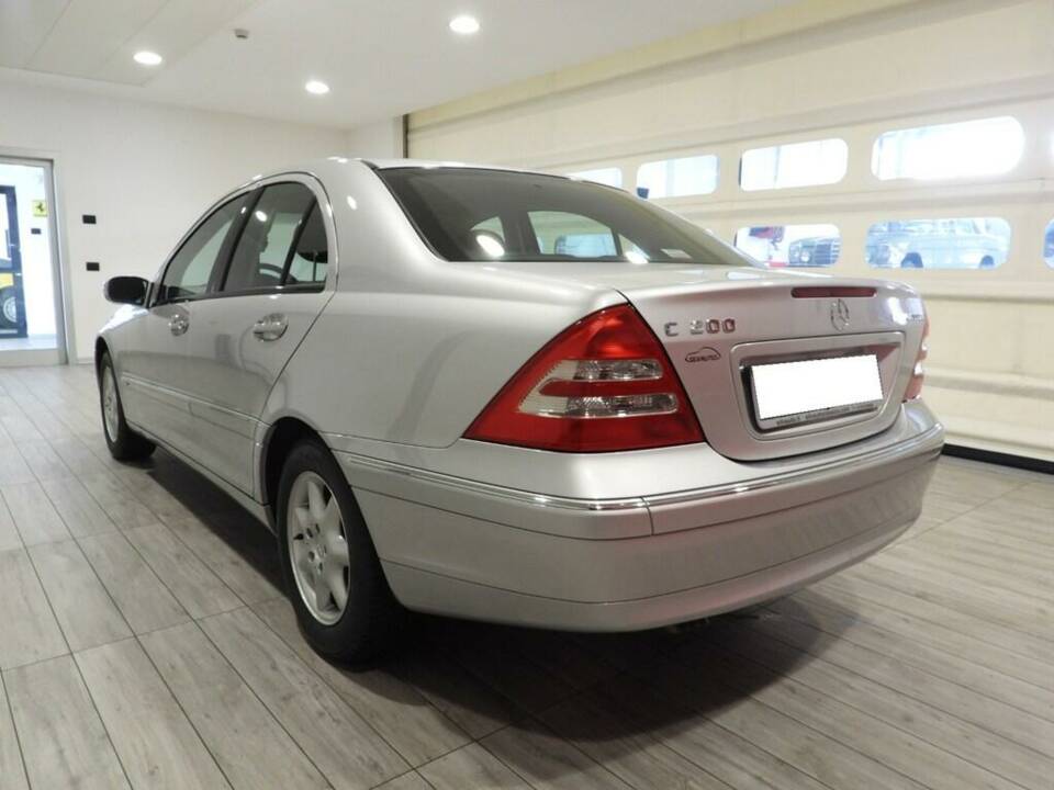 Image 3/15 of Mercedes-Benz C 200 Kompressor (2000)