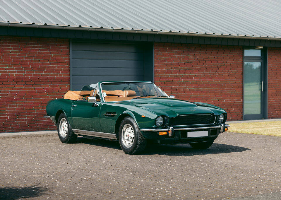 Immagine 1/15 di Aston Martin V8 Volante (1980)