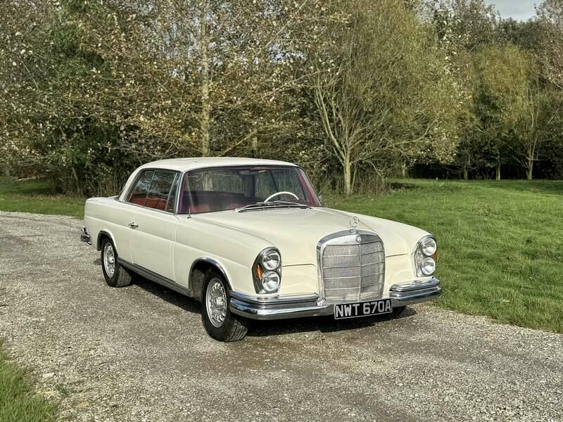 Image 26/50 of Mercedes-Benz 220 SE b (1963)