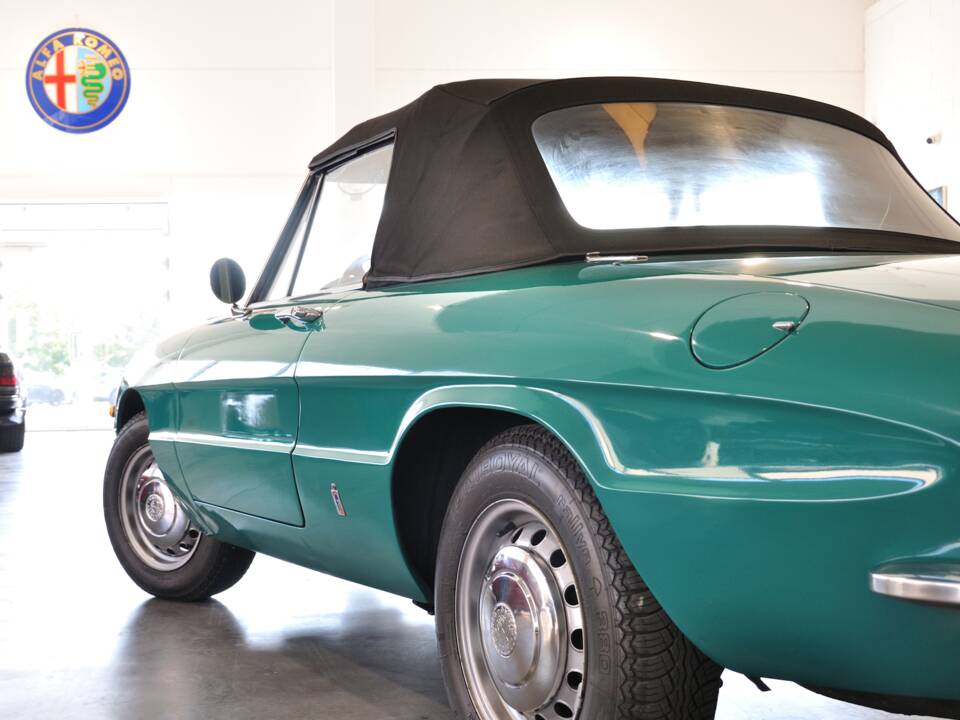 Afbeelding 5/30 van Alfa Romeo 1300 Spider Junior (1969)