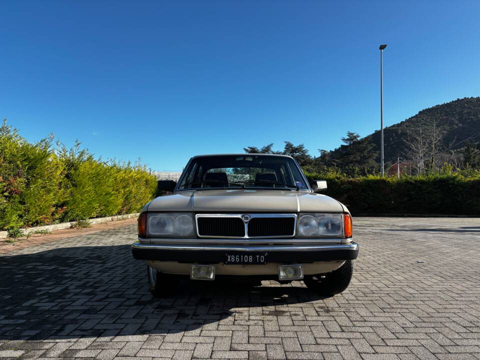 Image 3/16 de Lancia Trevi 2000 I.E. (1982)