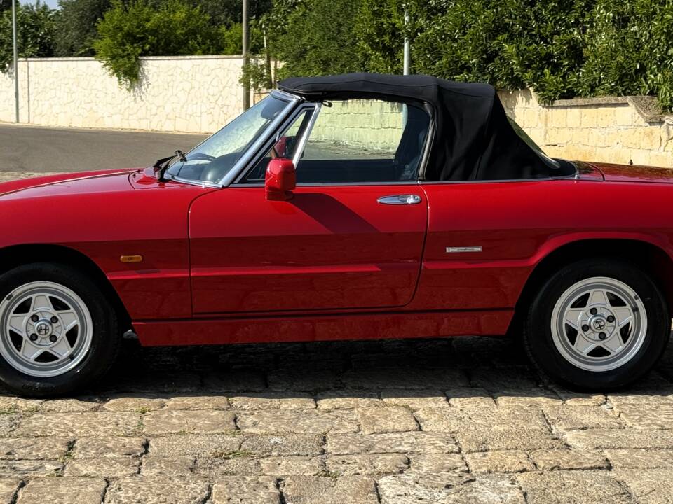 Bild 15/29 von Alfa Romeo 1.6 Spider (1992)