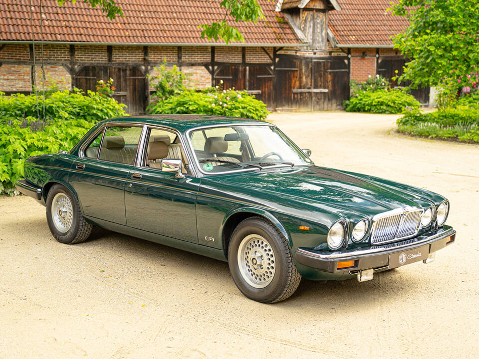 Bild 20/100 von Jaguar XJ 12 (1991)