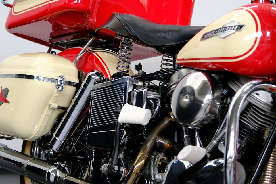 Image 24/75 of Harley-Davidson FL Panhead (1965)