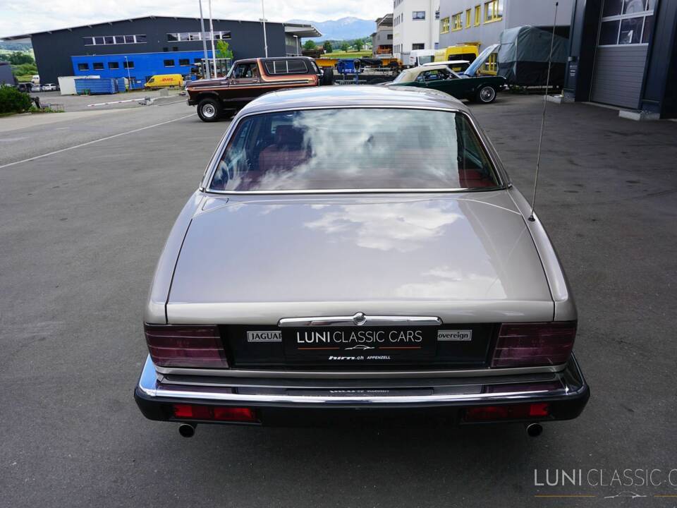 Image 7/61 de Jaguar Sovereign 3.6 (1987)