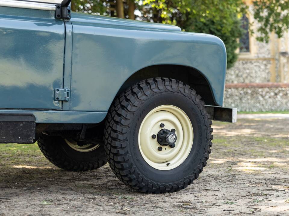 Bild 13/50 von Land Rover 88 (1980)