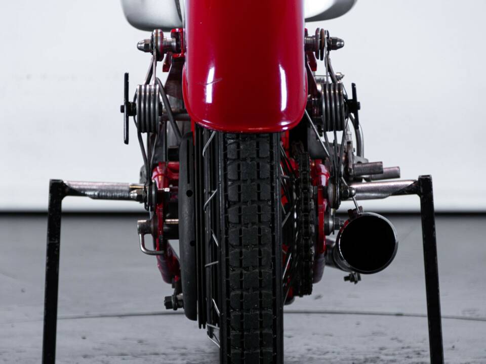 Image 35/50 of Moto Guzzi DUMMY (1948)