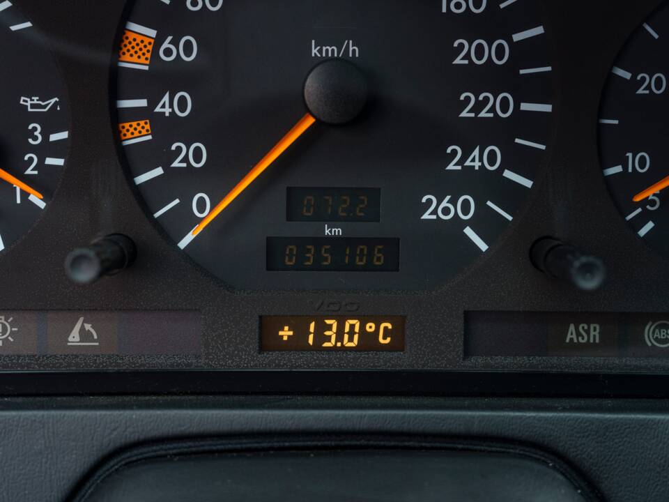 Immagine 16/22 di Mercedes-Benz SL 500 (1995)