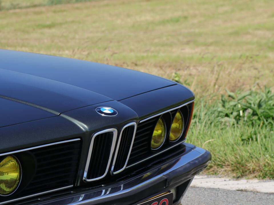 Image 23/38 de BMW 628 CSi (1984)