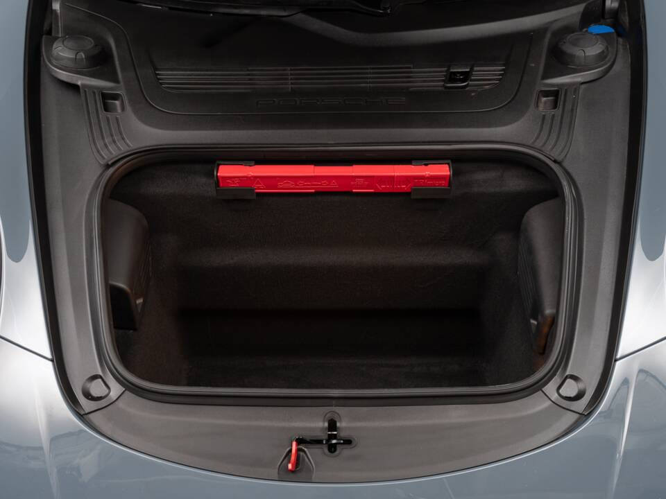 Image 17/37 of Porsche 911 Targa 4S (2016)