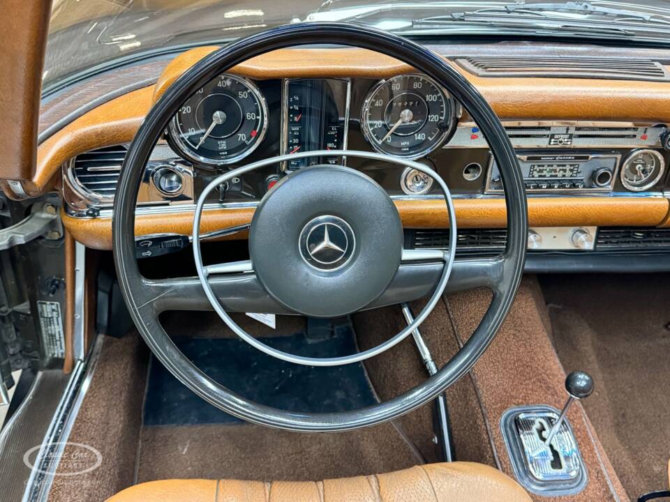 Image 15/38 of Mercedes-Benz 280 SL (1968)