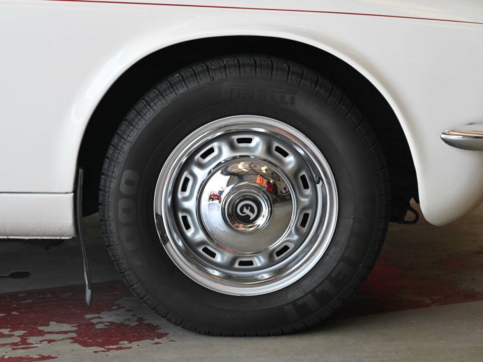 Bild 32/36 von Daimler Sovereign 4.2 (1976)