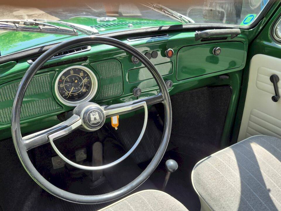 Image 32/54 de Volkswagen Käfer 1200 (1971)