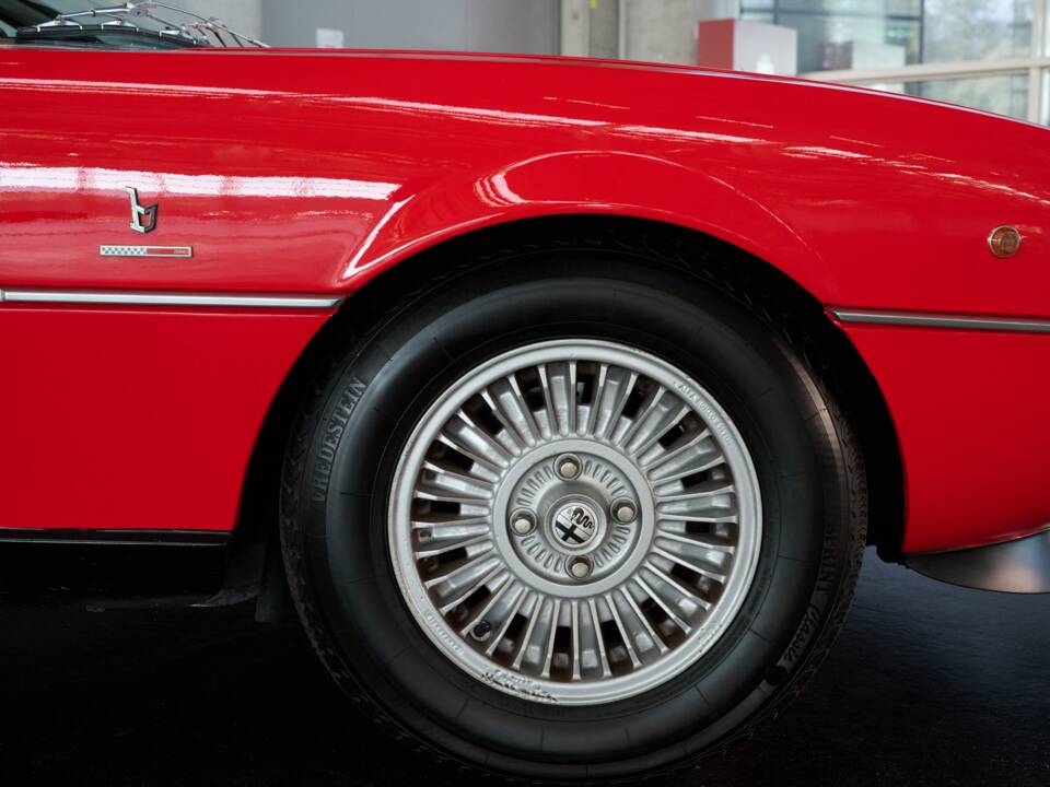 Image 27/50 of Alfa Romeo Montreal (1973)