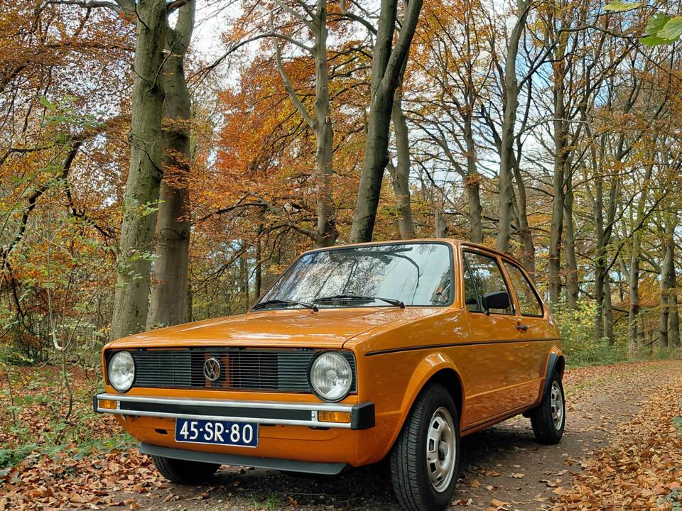 Image 1/10 de Volkswagen Golf Mk I 1.6 (1977)