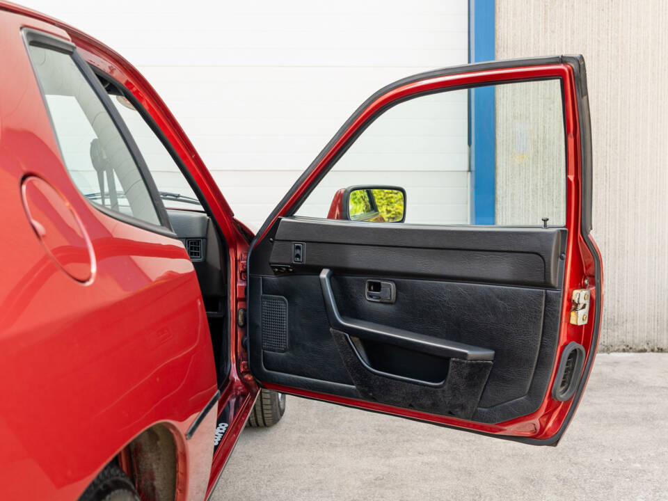Image 25/58 of Porsche 924 Turbo (1982)