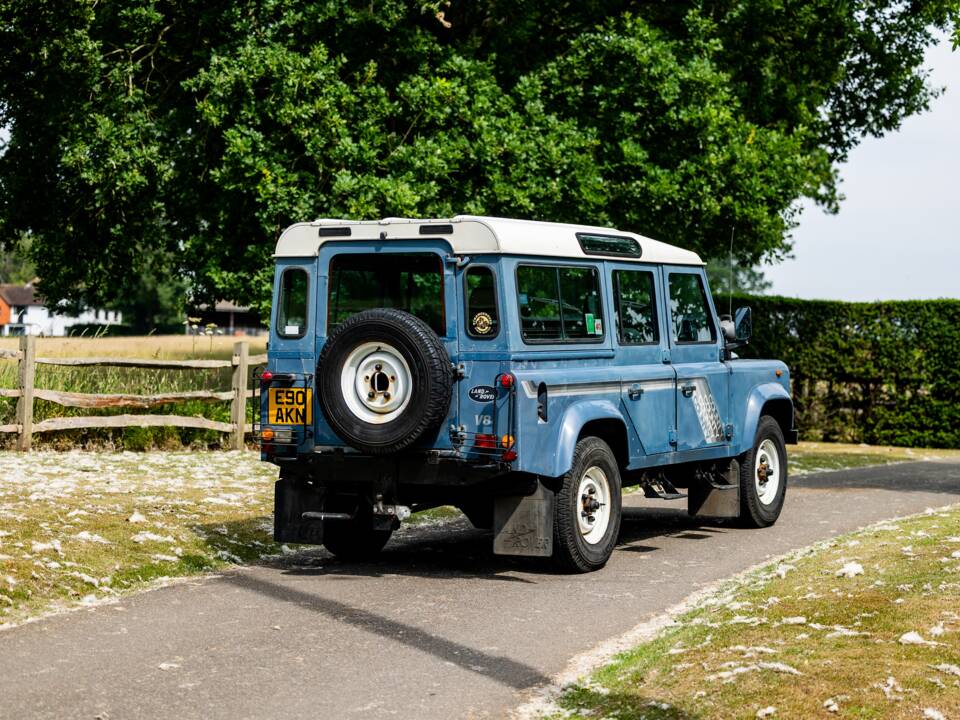 Image 15/50 of Land Rover 110 (1988)