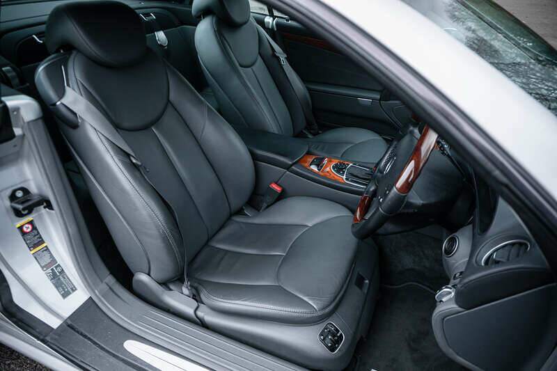 Image 27/36 de Mercedes-Benz SL 500 (2004)