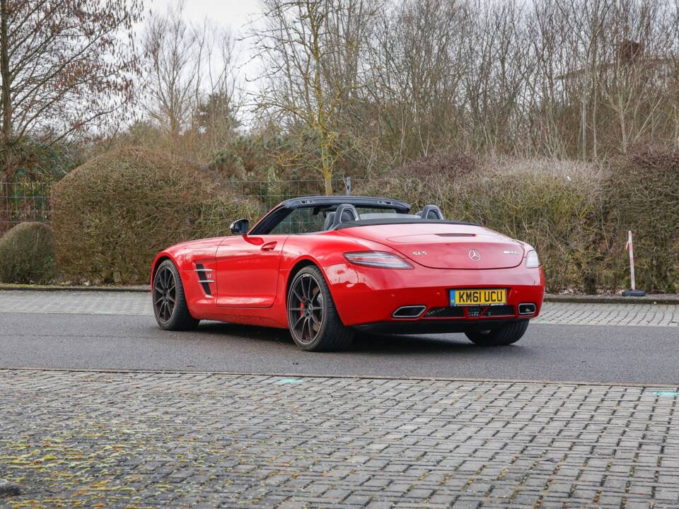 Image 36/40 of Mercedes-Benz SLS AMG Roadster (2011)