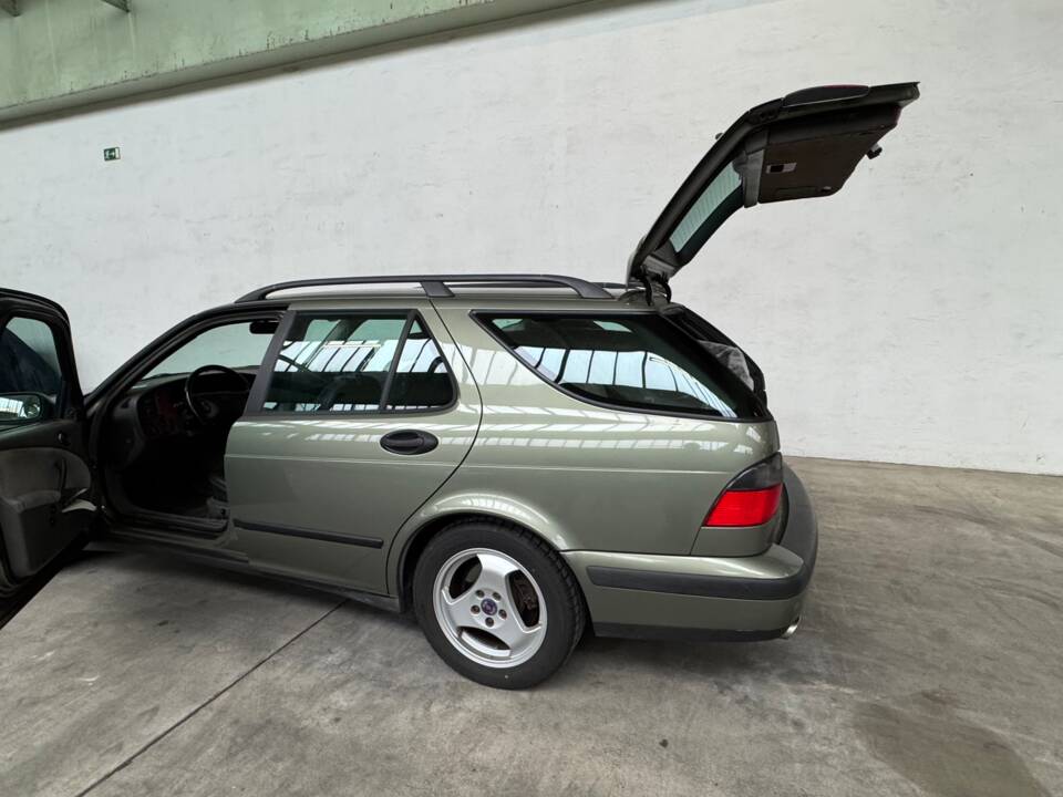 Image 2/103 of Saab 9-5 3.0t SportCombi (1999)