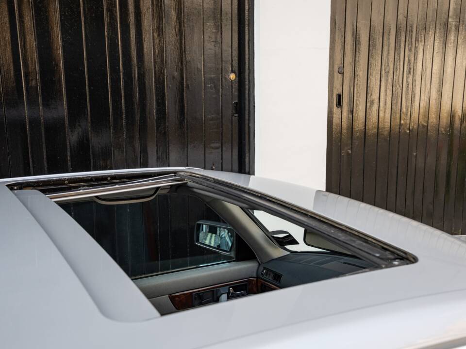 Bild 24/50 von Mercedes-Benz 500 SEL (1984)