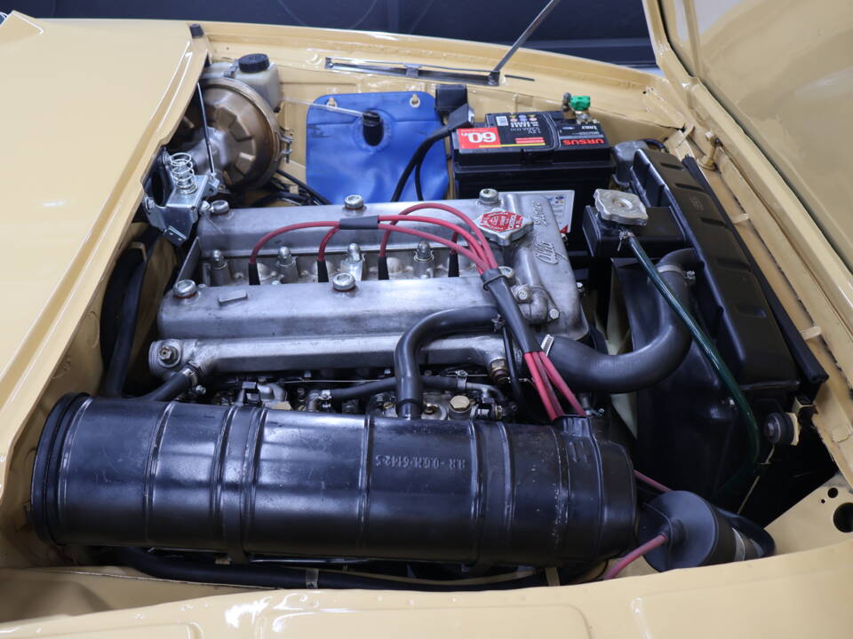 Image 21/33 of Alfa Romeo Junior Zagato GT 1300 (1972)