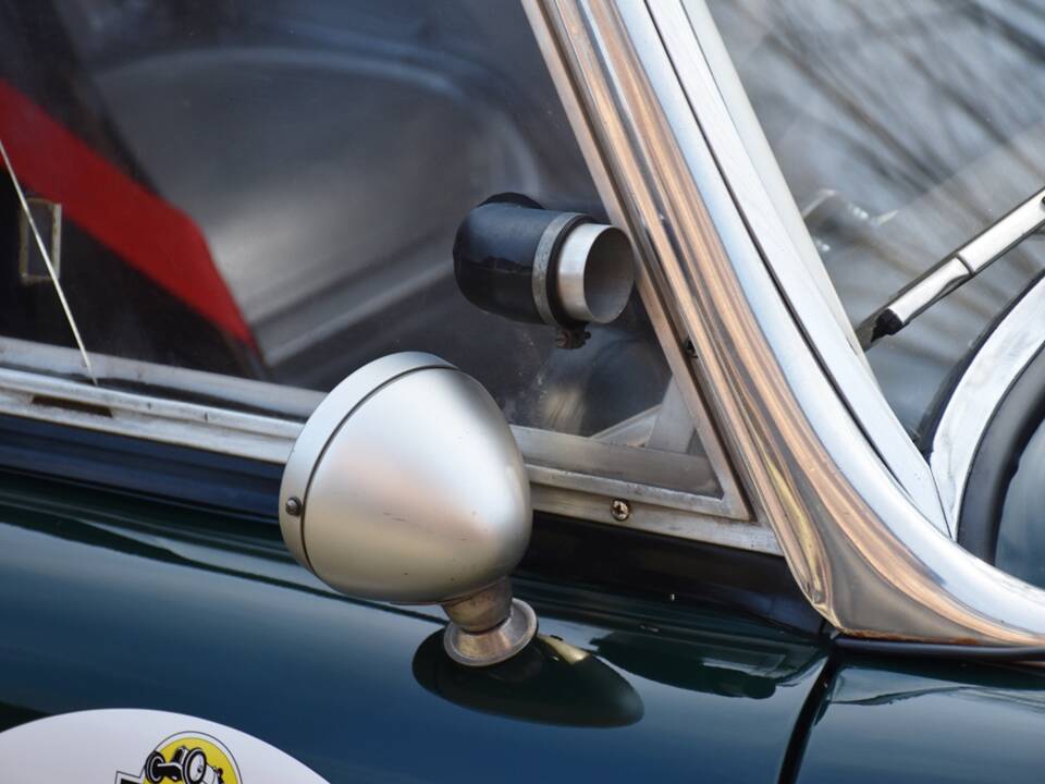 Image 14/29 of Austin-Healey 3000 Mk II (BT7) (1962)