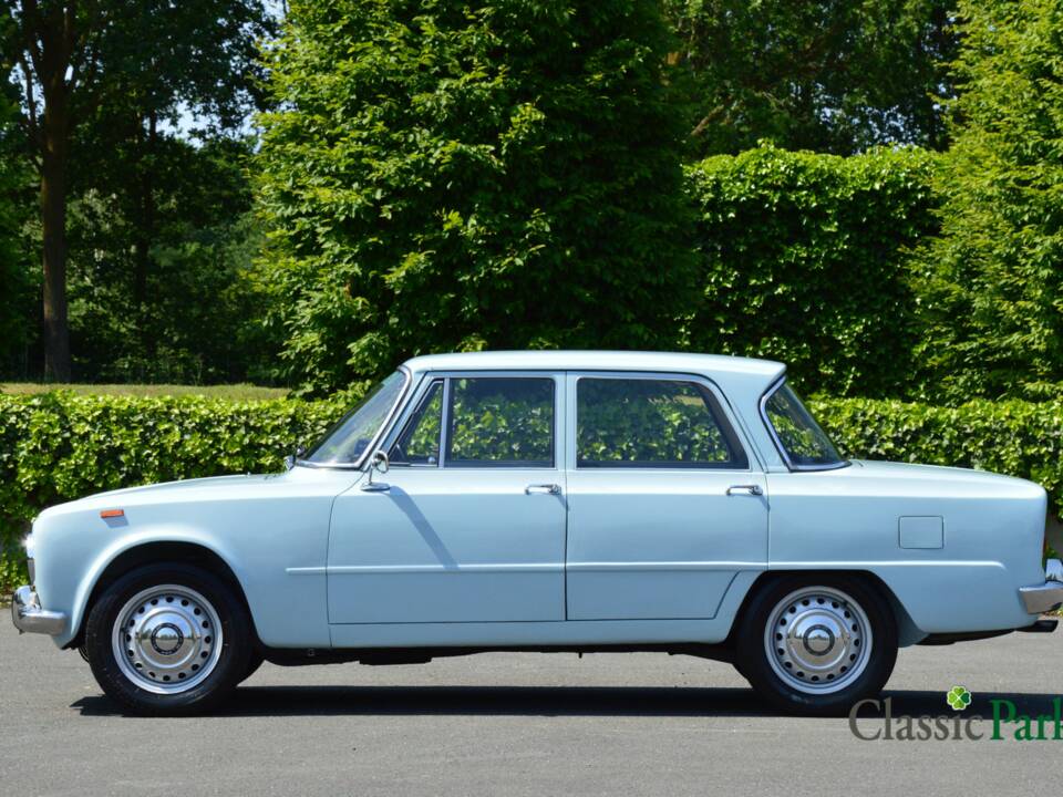 Image 2/50 de Alfa Romeo Giulia 1300 (1967)