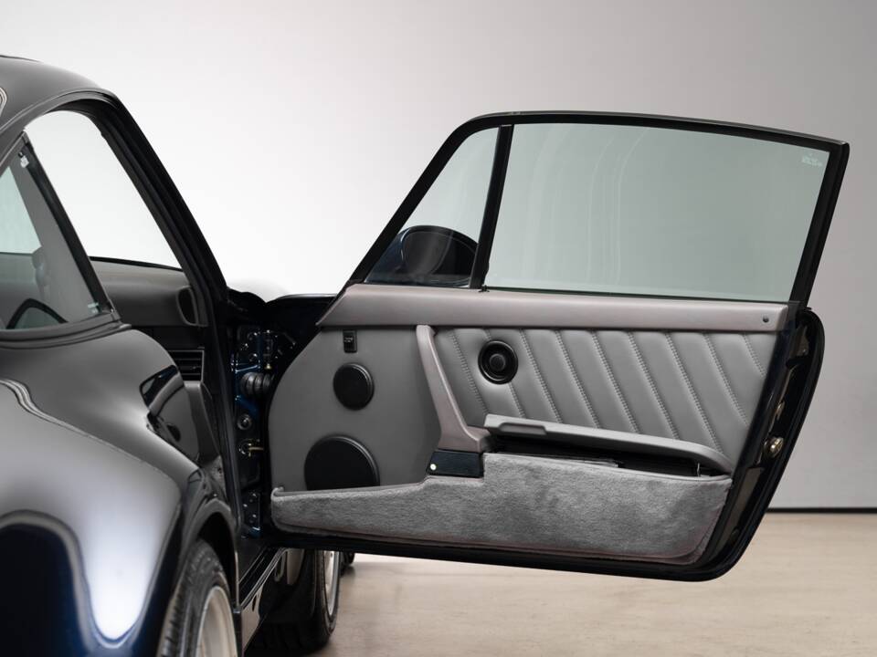 Bild 13/27 von Porsche 911 Turbo 3.6 (WLS) (1993)