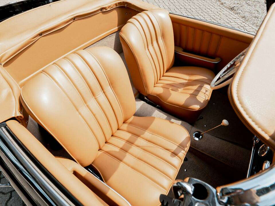 Image 23/42 of Mercedes-Benz 190 SL (1961)