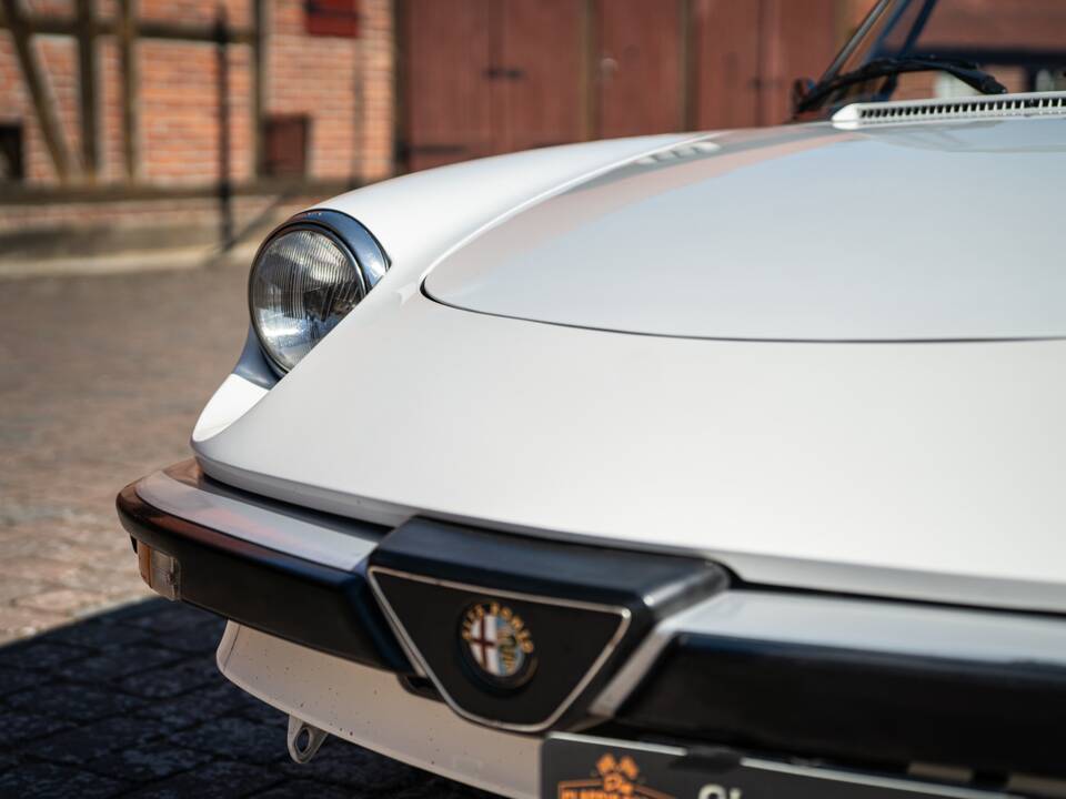 Image 6/40 of Alfa Romeo 2.0 Spider (1987)