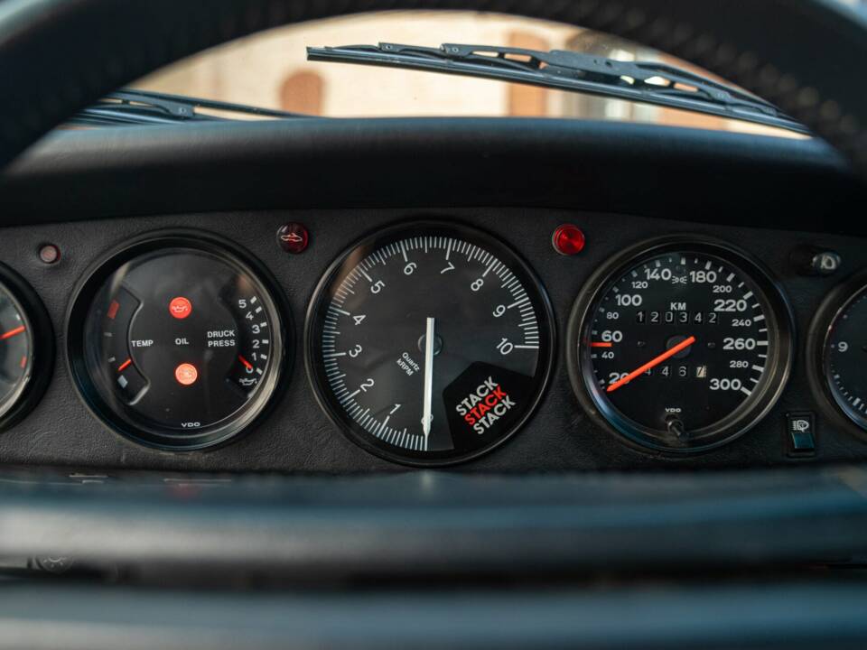 Bild 45/50 von Porsche 911 Carrera 3.2 (1989)