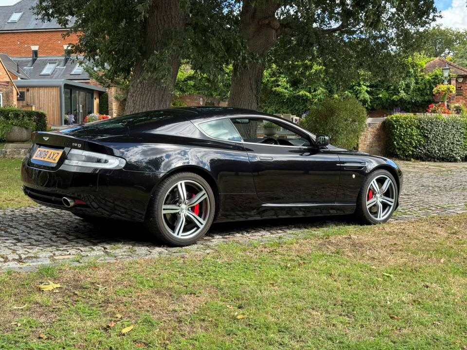 Image 21/30 of Aston Martin DB 9 (2008)