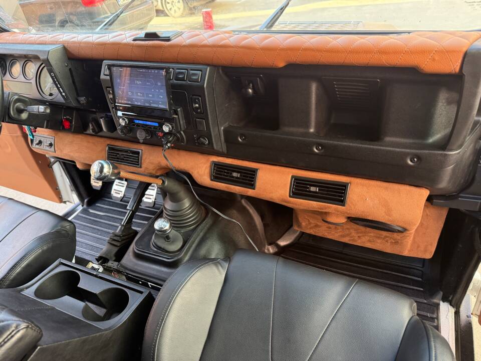 Afbeelding 26/73 van Land Rover Defender 110 (2005)