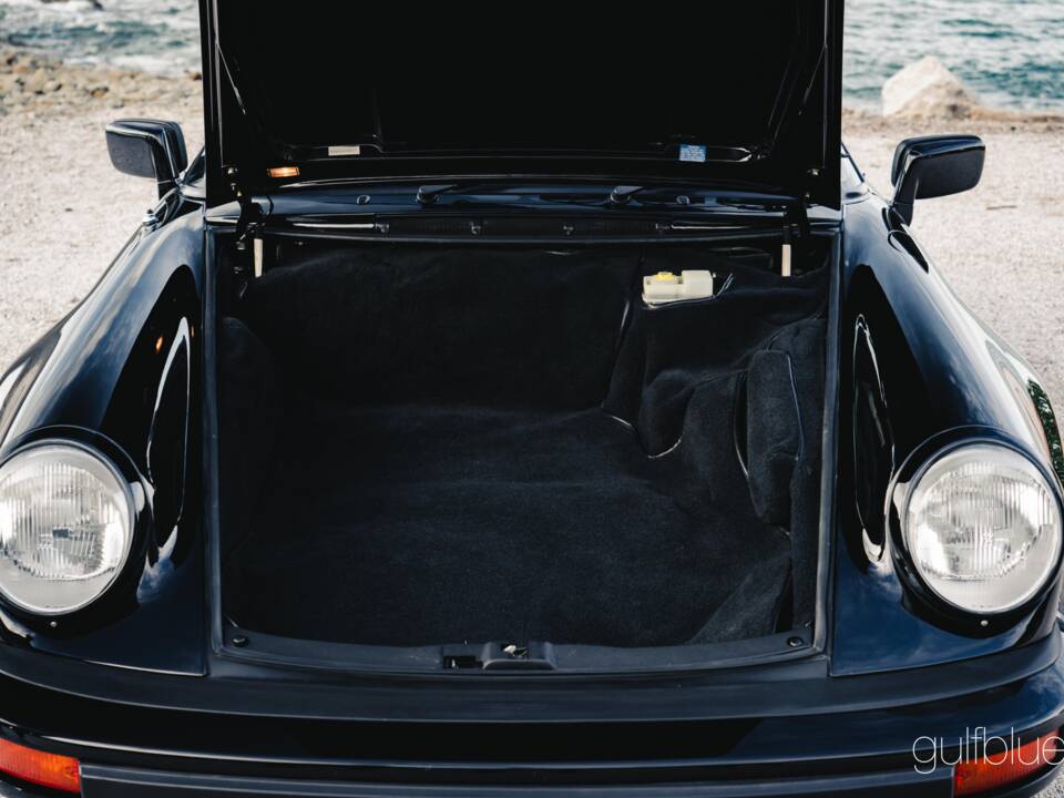 Image 39/85 of Porsche 911 Speedster 3.2 (1989)