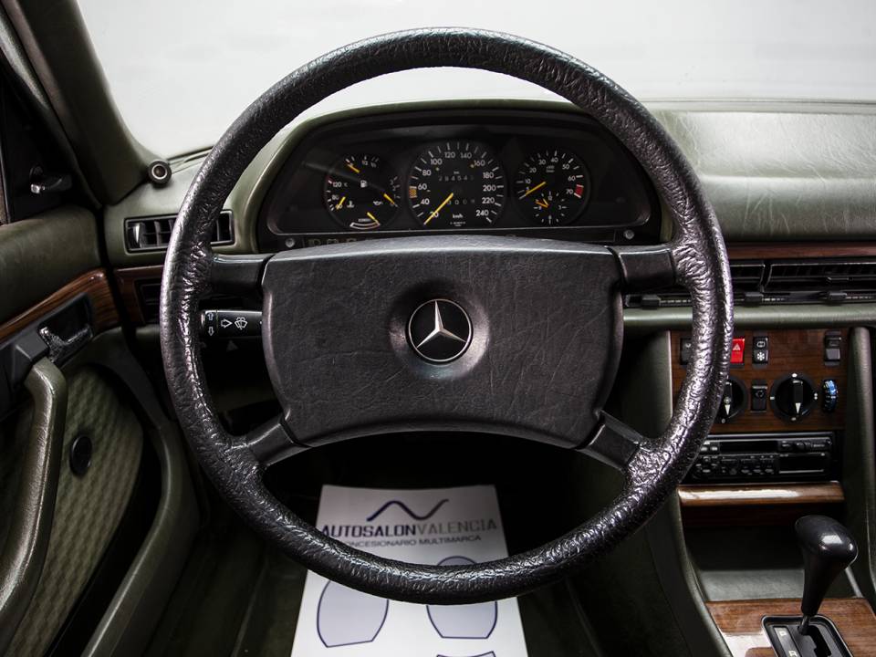 Imagen 16/25 de Mercedes-Benz 280 SE (1985)