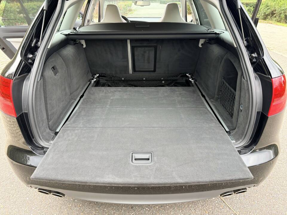 Imagen 42/42 de Audi S6 Avant 5.2 V10 quattro (2006)