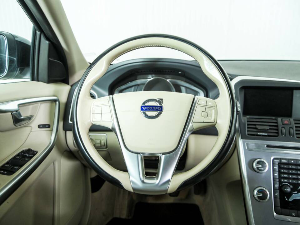 Image 8/50 de Volvo XC60 D3 (2017)