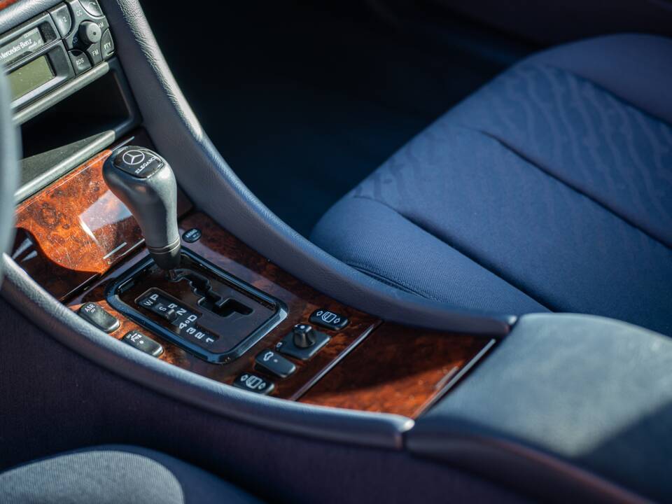 Bild 43/58 von Mercedes-Benz CLK 320 (1999)