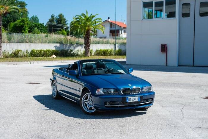 Image 5/5 de BMW 330Ci (2001)